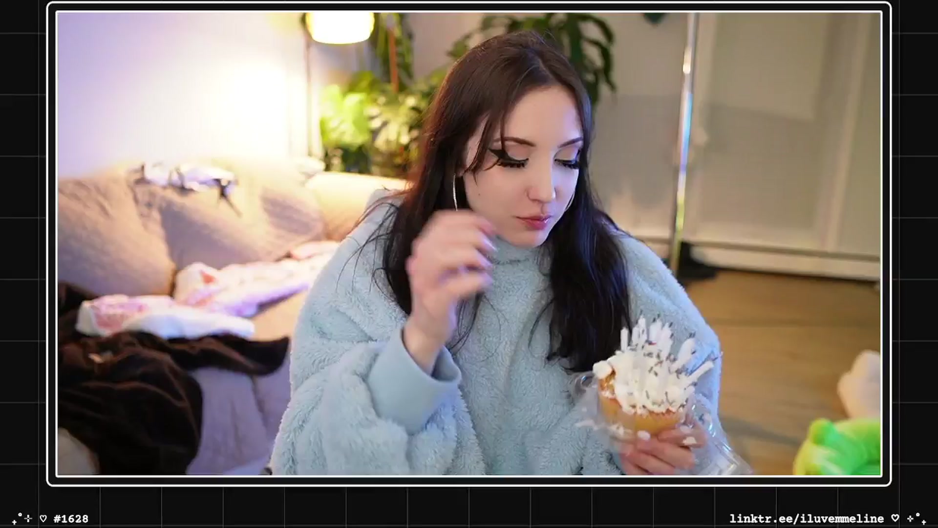 Gallery image thumbnail from EMMEL1NE's myfreecams stream on, 01/10/2025, 09:04 image 19 of 20