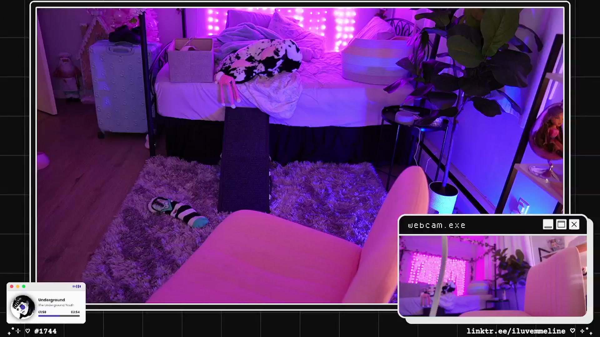 Gallery image thumbnail from EMMEL1NE's myfreecams stream on, 01/15/2025, 08:46 image 6 of 20