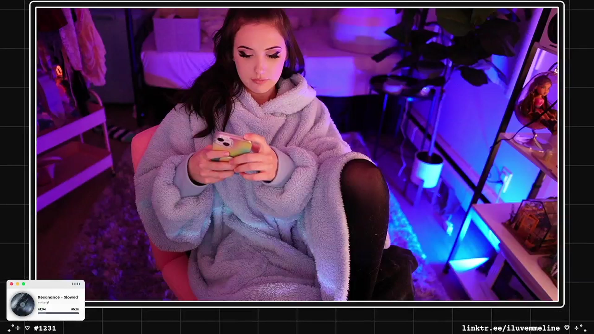 Gallery image thumbnail from EMMEL1NE's myfreecams stream on, 01/15/2025, 09:36 image 19 of 20