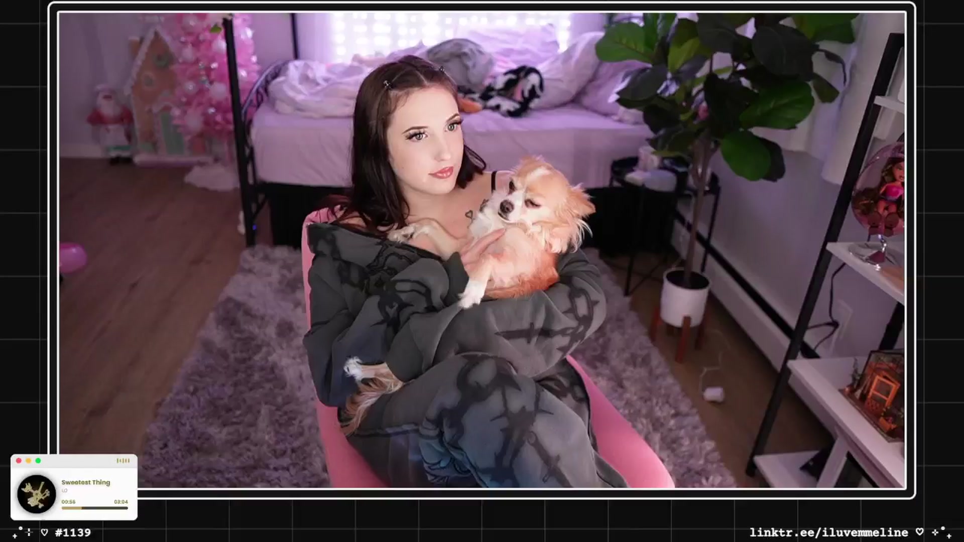 Gallery image thumbnail from EMMEL1NE's myfreecams stream on, 01/17/2025, 03:18 image 5 of 20