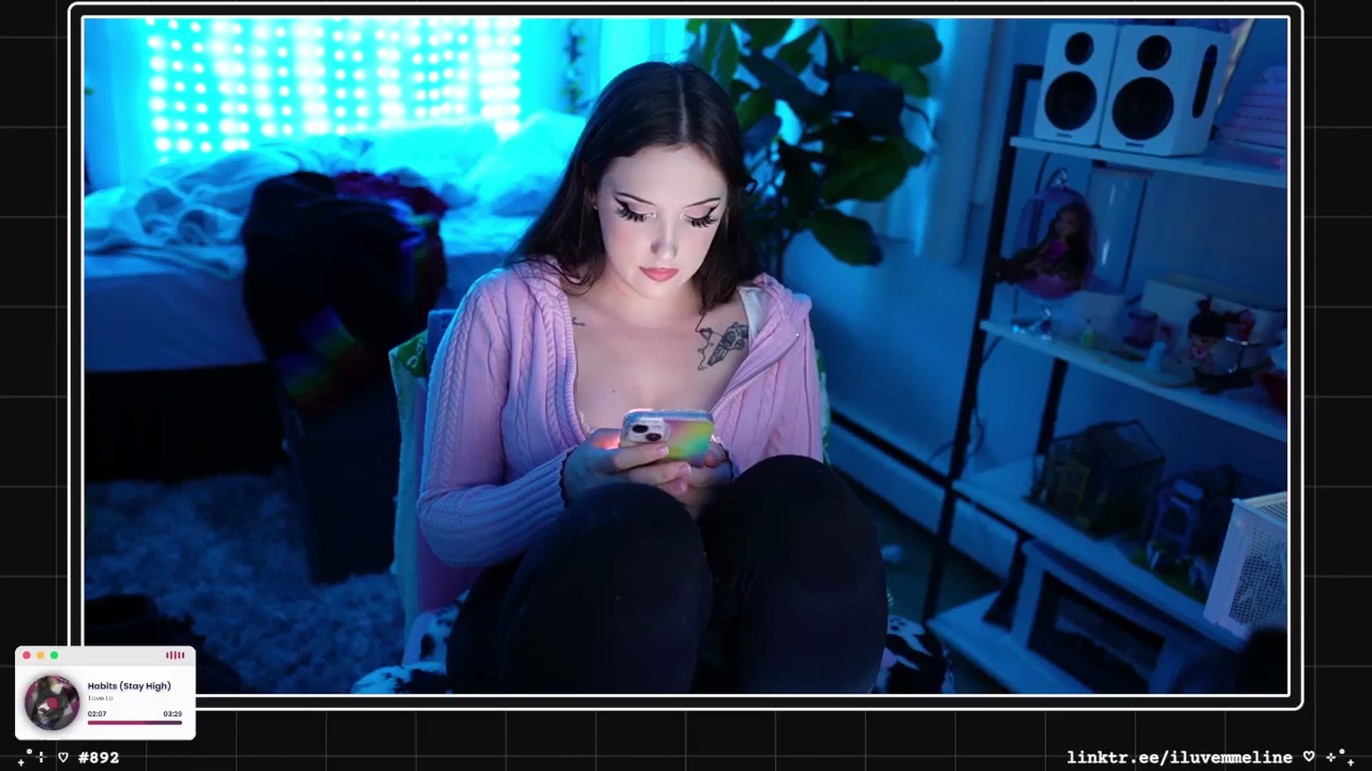 Gallery image thumbnail from EMMEL1NE's myfreecams stream on, 01/19/2025, 05:08 image 16 of 20