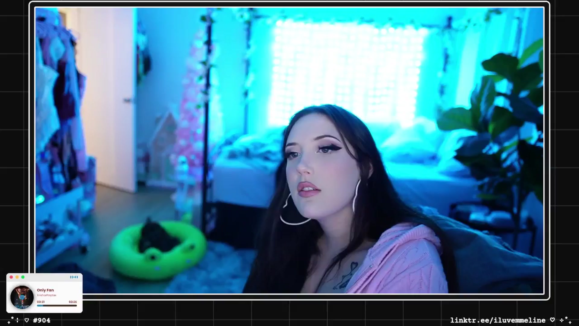 Gallery image thumbnail from EMMEL1NE's myfreecams stream on, 01/19/2025, 05:08 image 13 of 20