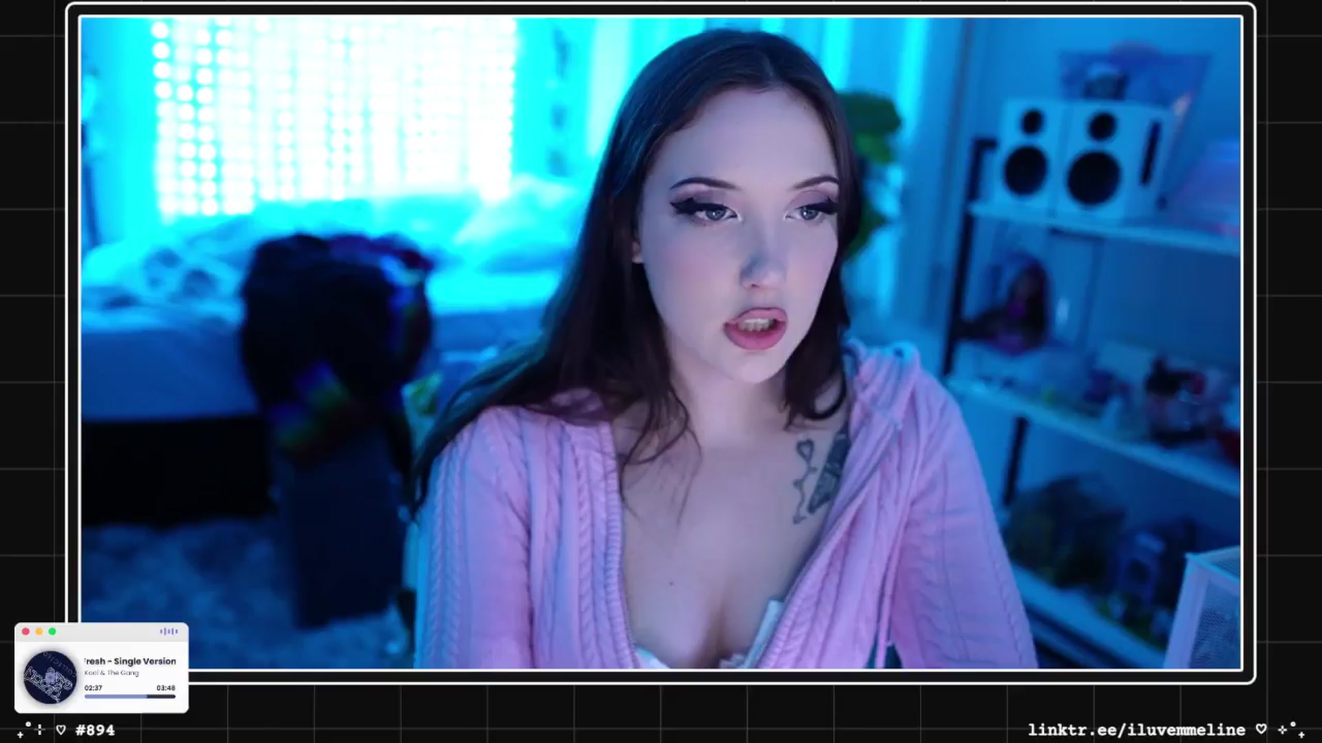 Gallery image thumbnail from EMMEL1NE's myfreecams stream on, 01/19/2025, 05:08 image 18 of 20