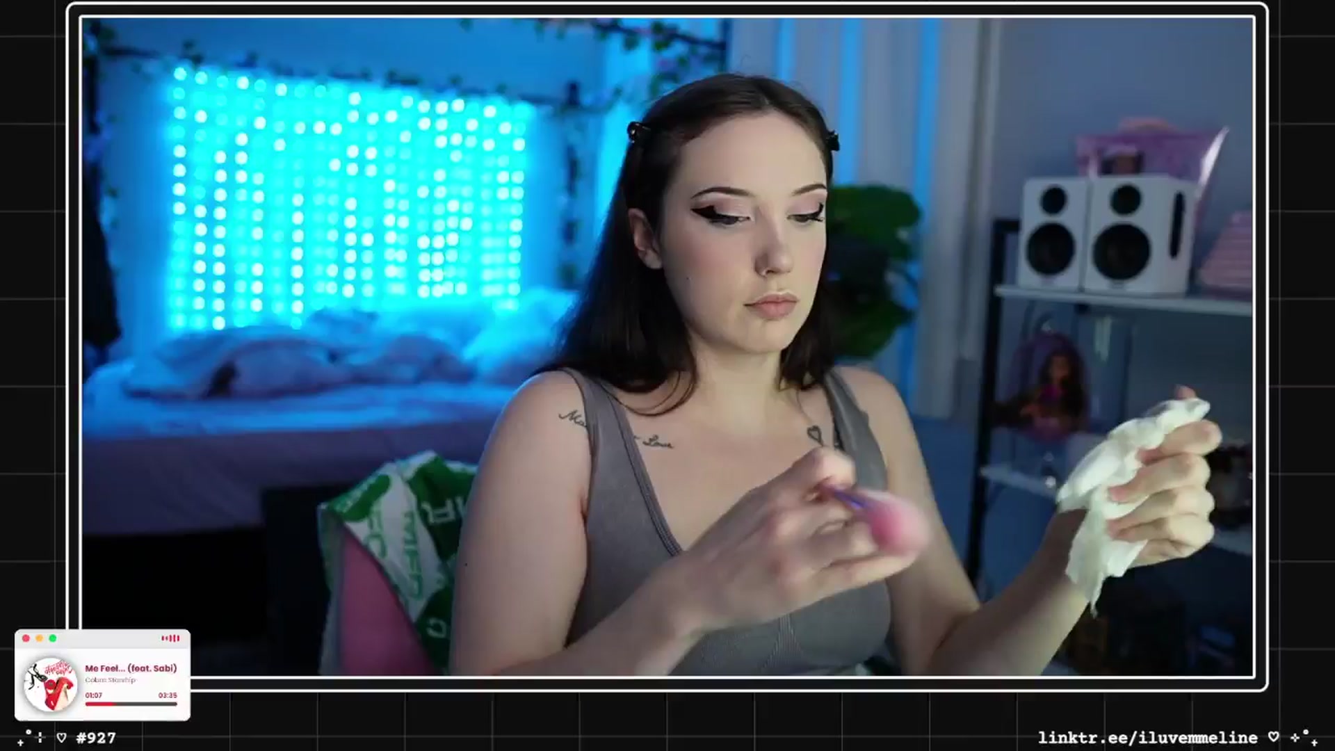 Gallery image thumbnail from EMMEL1NE's myfreecams stream on, 01/19/2025, 05:08 image 2 of 20