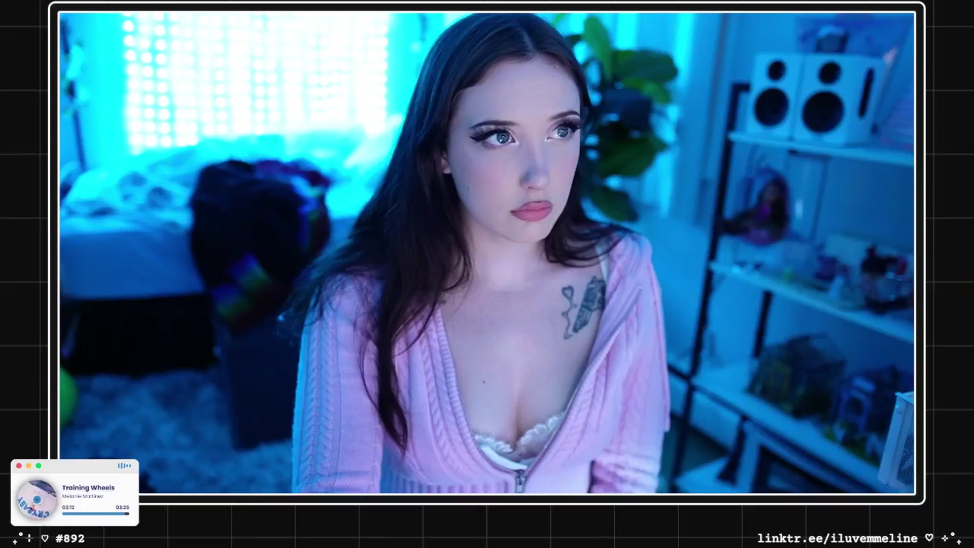 Gallery image thumbnail from EMMEL1NE's myfreecams stream on, 01/19/2025, 05:08 image 17 of 20