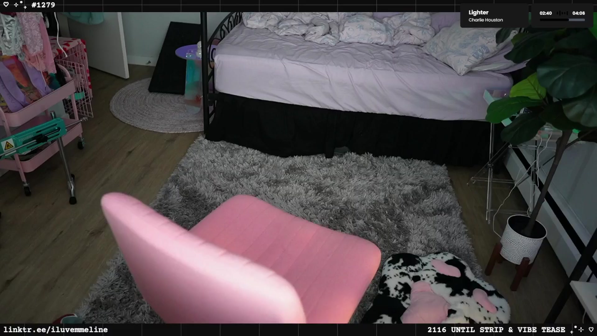 Gallery image thumbnail from EMMEL1NE's myfreecams stream on, 03/02/2025, 03:32 image 7 of 20
