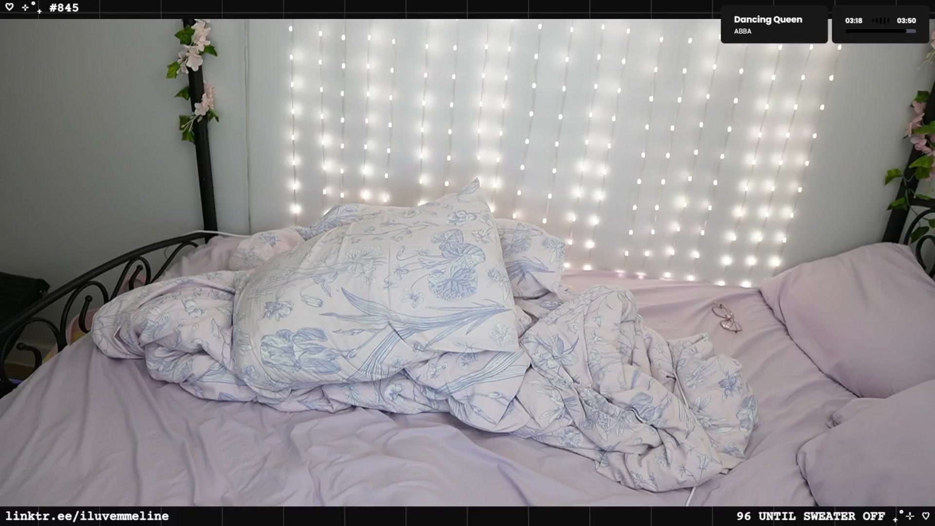 Gallery image thumbnail from EMMEL1NE's myfreecams stream on, 03/05/2025, 06:56 image 17 of 20