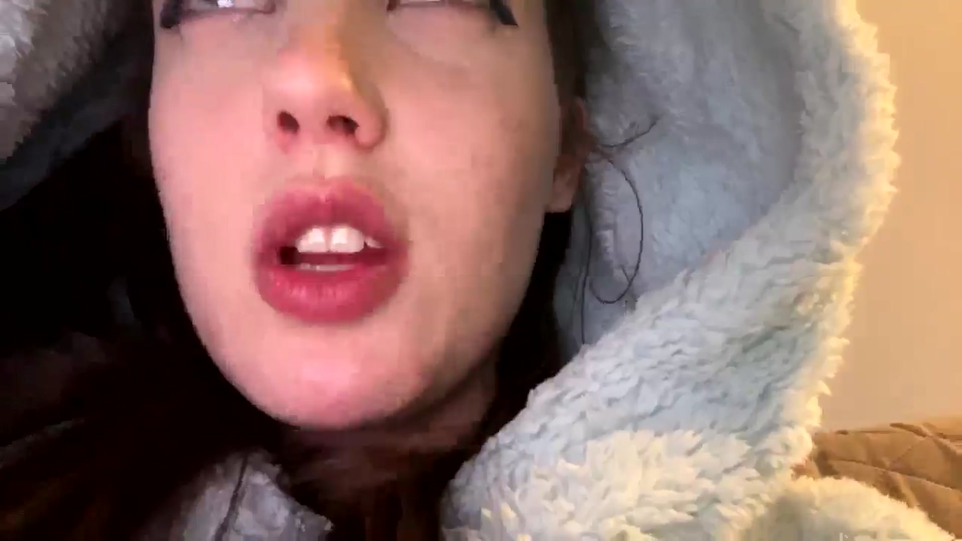 Gallery image thumbnail from EMMEL1NE's myfreecams stream on, 03/07/2025, 11:12 image 13 of 20