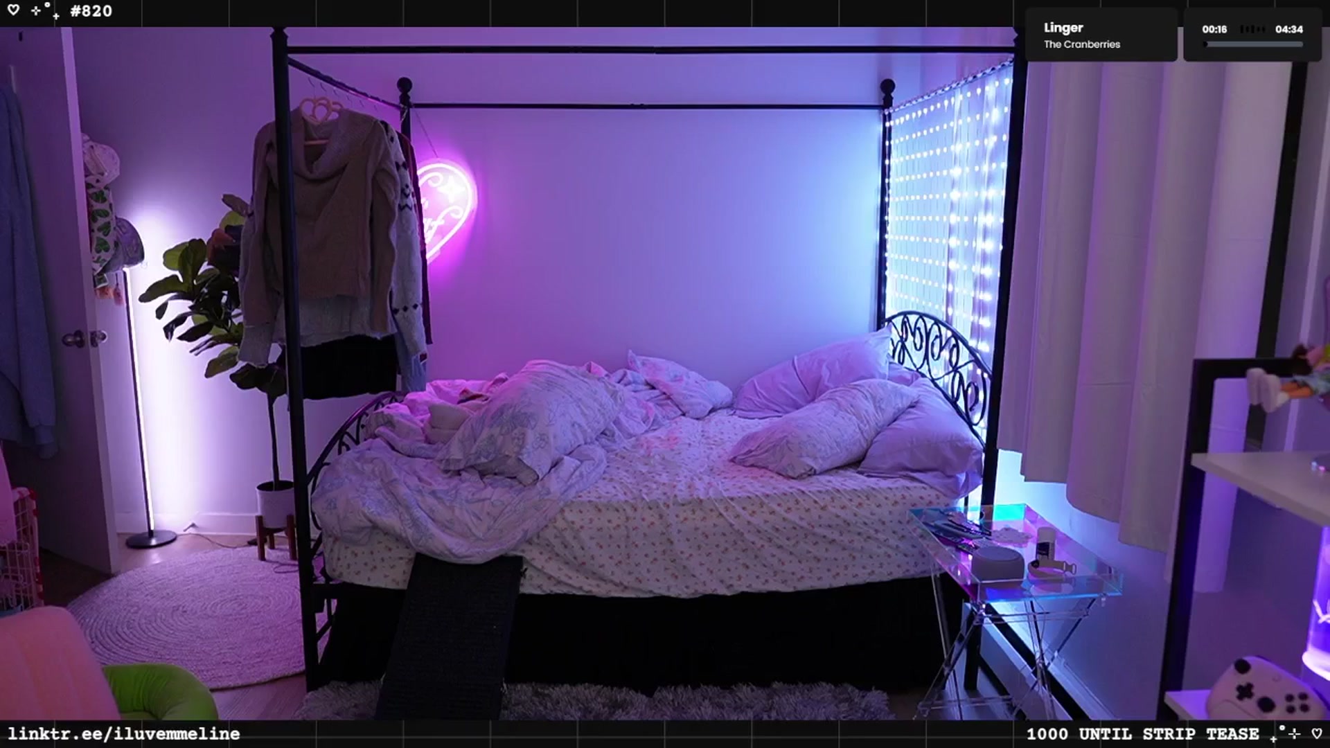 Gallery image thumbnail from EMMEL1NE's myfreecams stream on, 03/14/2025, 07:54 image 7 of 20
