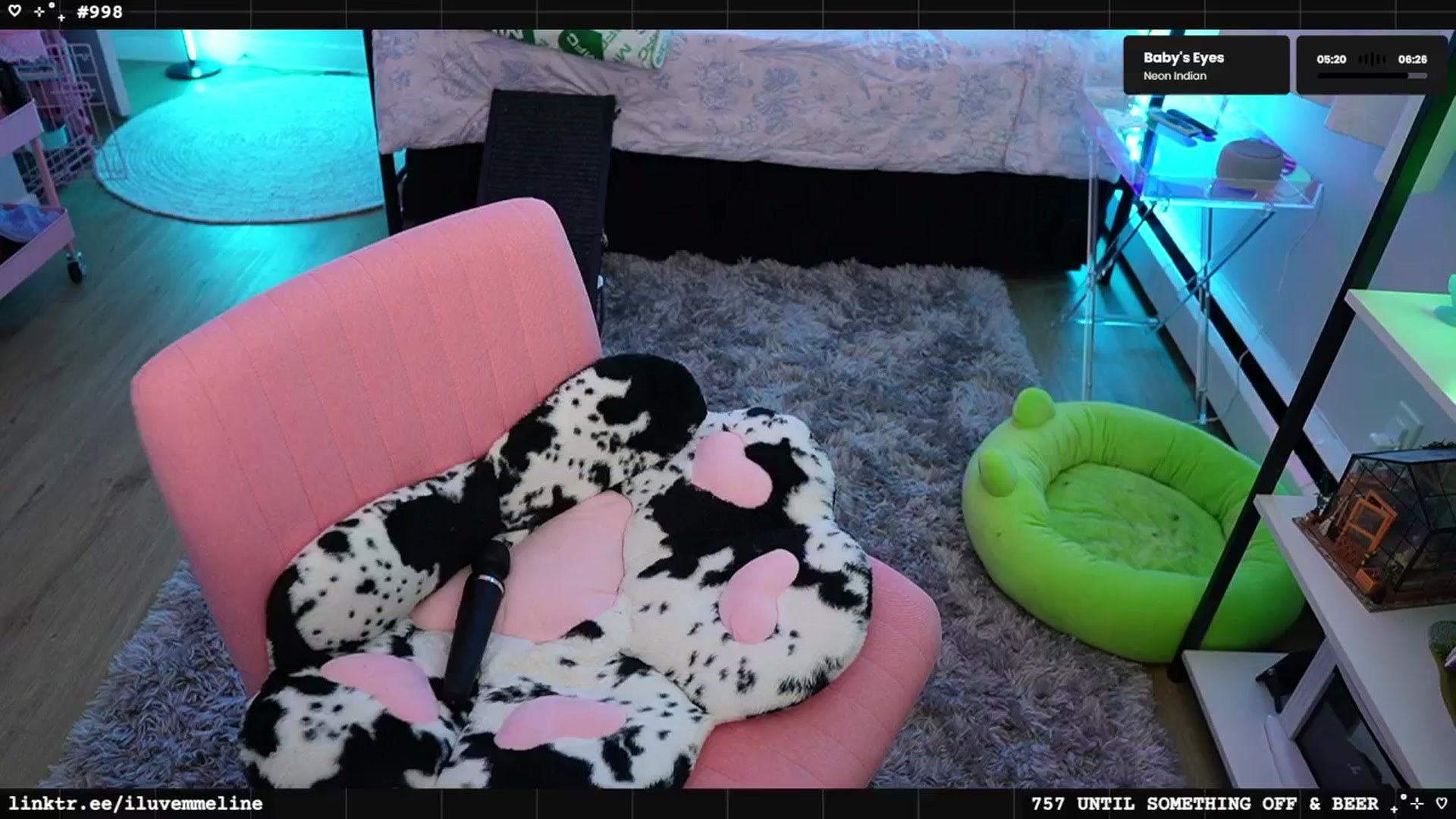 Gallery image thumbnail from EMMEL1NE's myfreecams stream on, 03/27/2025, 03:37 image 17 of 20