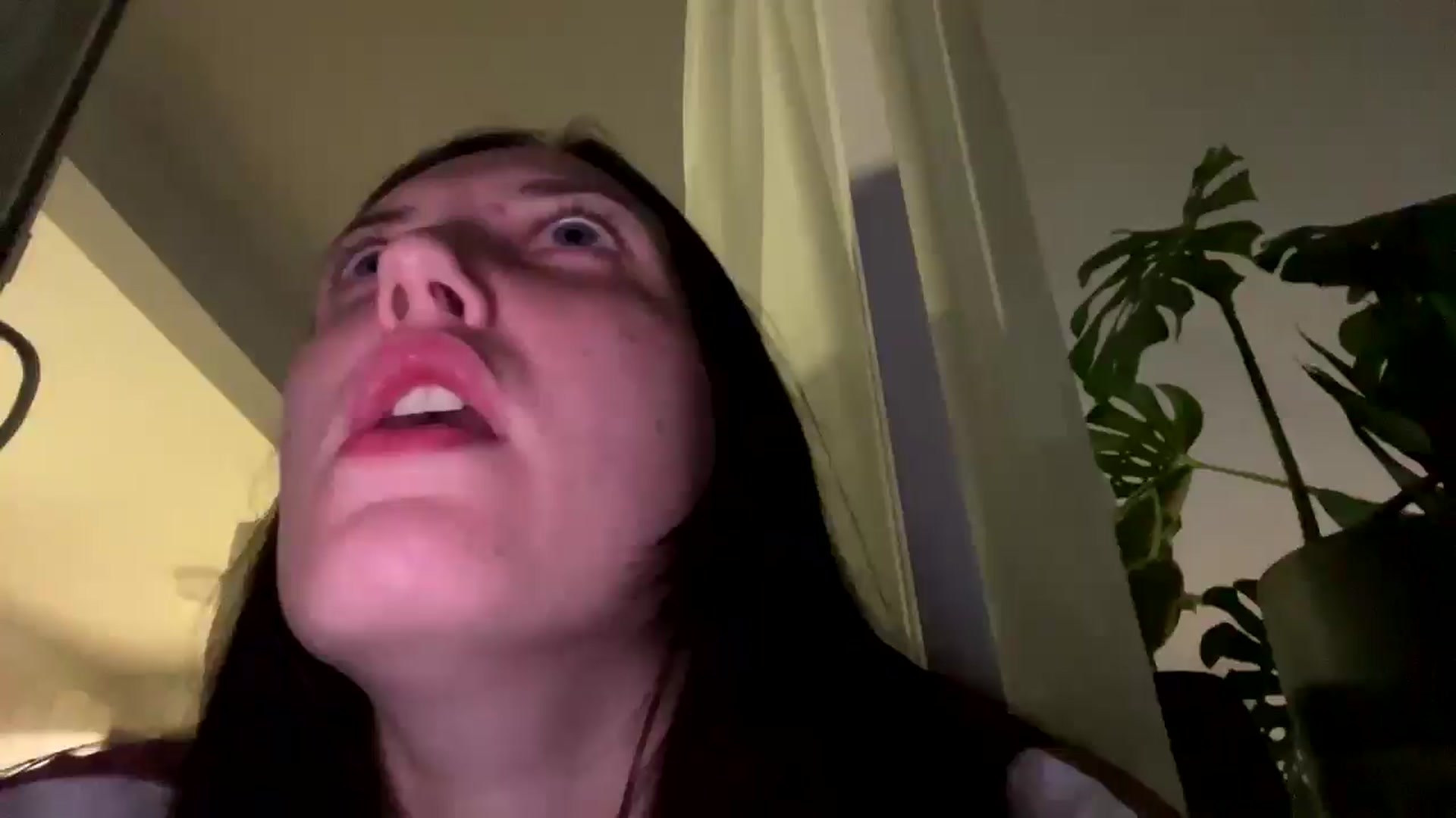 Gallery image thumbnail from EMMEL1NE's myfreecams stream on, 04/10/2025, 09:37 image 9 of 20