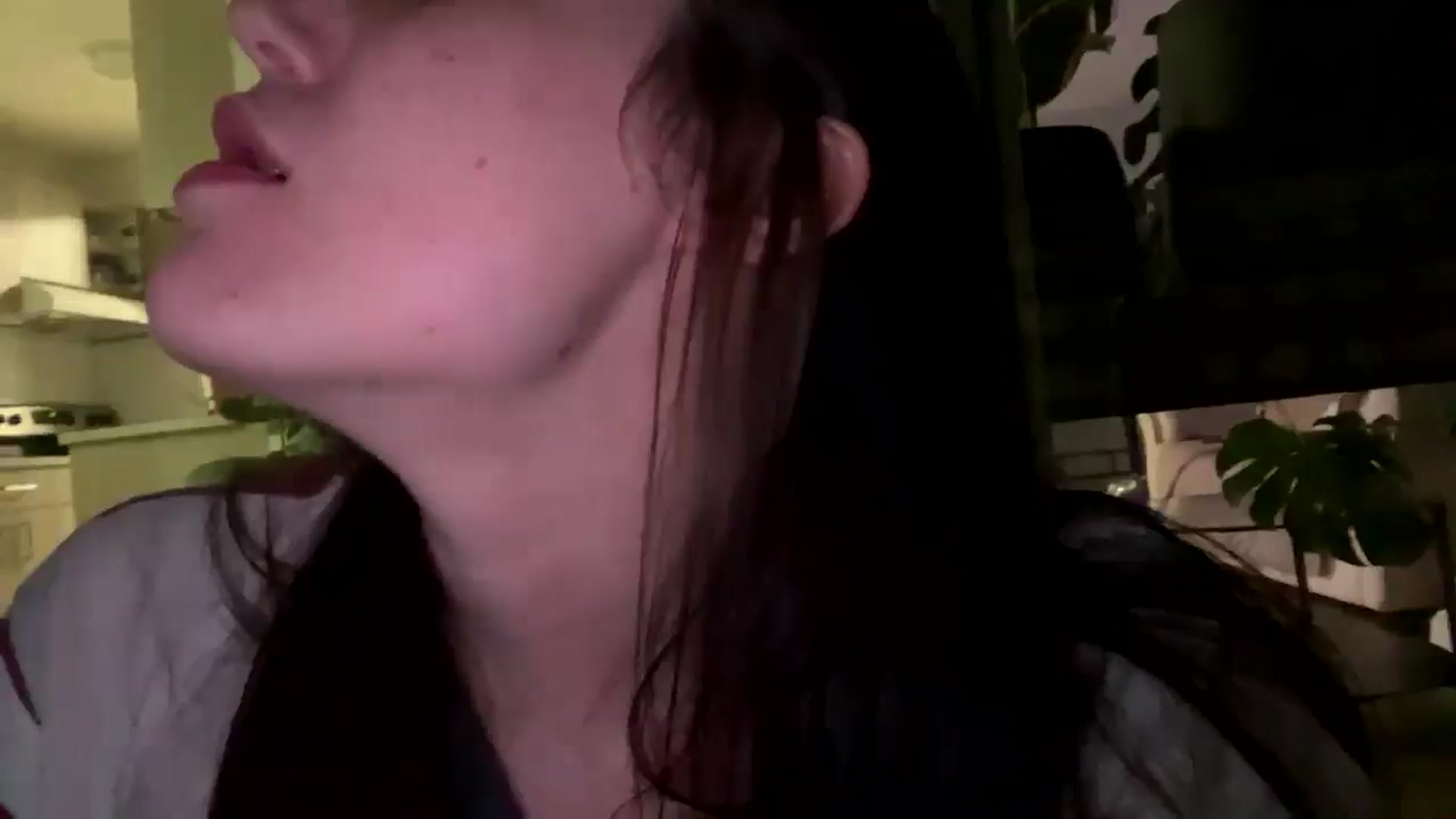 Gallery image thumbnail from EMMEL1NE's myfreecams stream on, 04/10/2025, 09:37 image 2 of 20