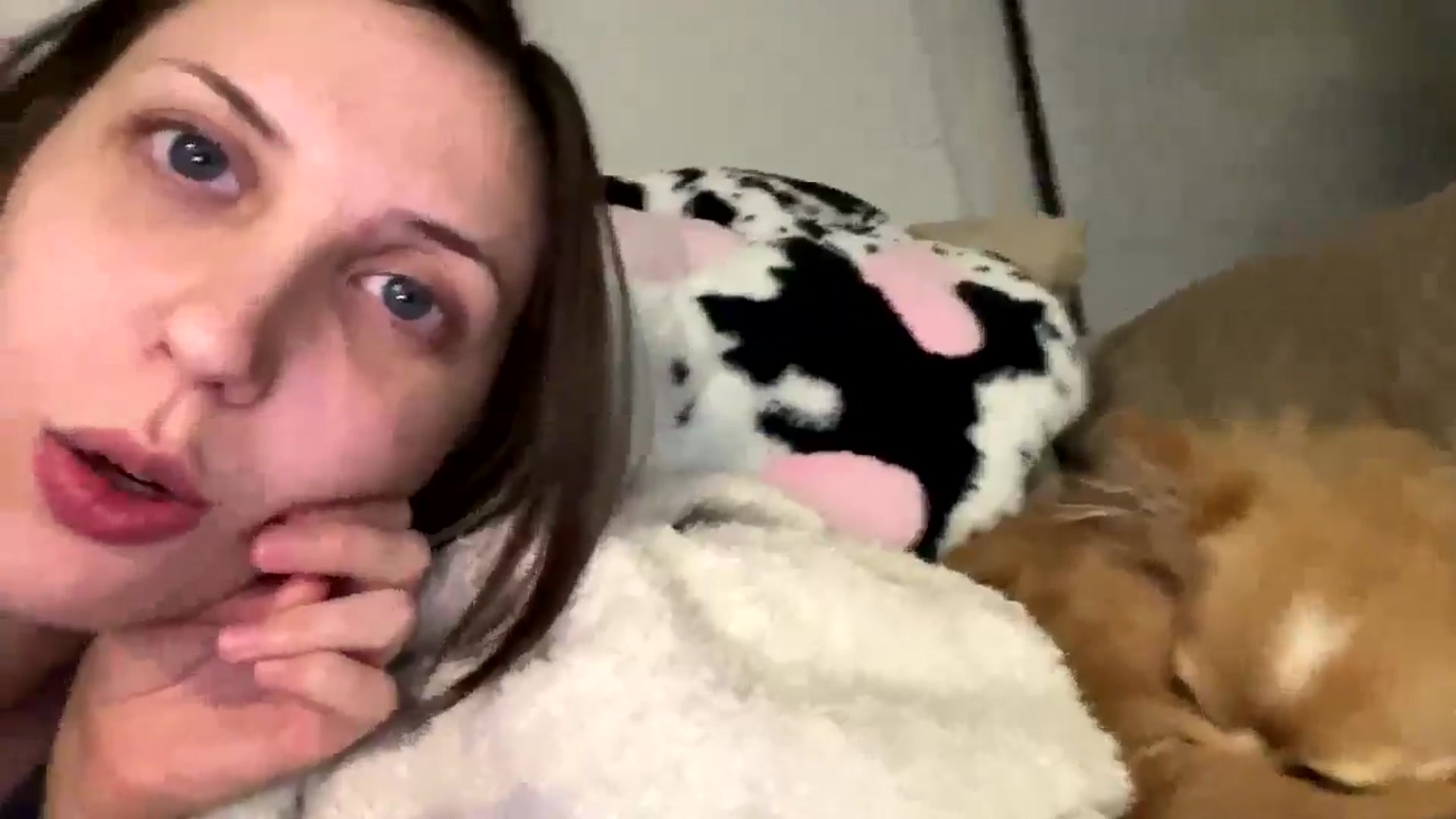Gallery image thumbnail from EMMEL1NE's myfreecams stream on, 04/10/2025, 09:37 image 13 of 20