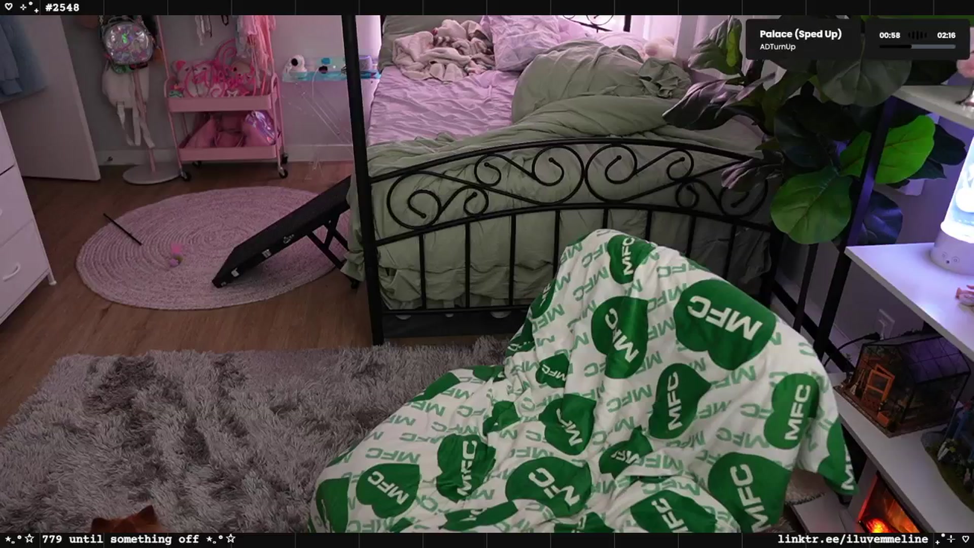 Gallery image thumbnail from EMMEL1NE's myfreecams stream on, 04/13/2025, 06:15 image 1 of 20