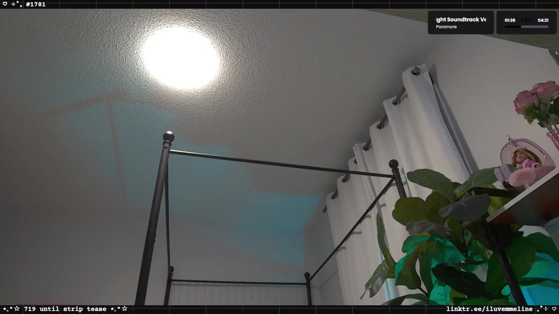 Gallery image thumbnail from EMMEL1NE's myfreecams stream on, 04/14/2025, 04:00 image 16 of 20