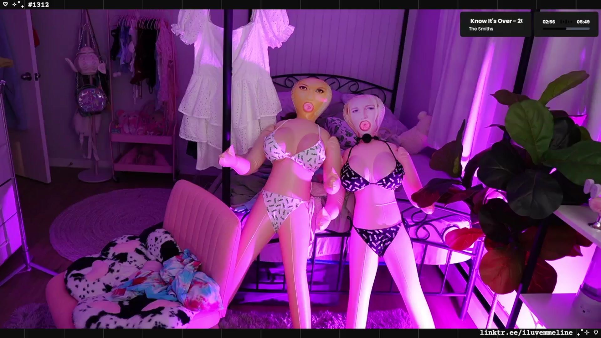 Gallery image thumbnail from EMMEL1NE's myfreecams stream on, 04/15/2025, 05:48 image 15 of 20