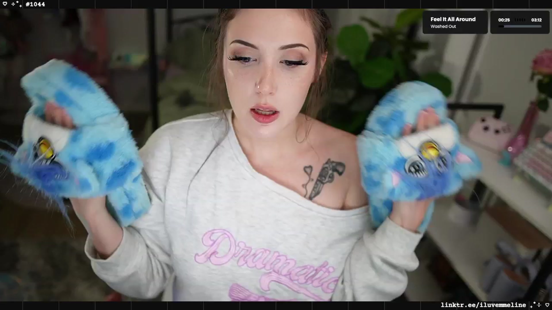 Gallery image thumbnail from EMMEL1NE's myfreecams stream on, 04/22/2025, 05:01 image 4 of 20
