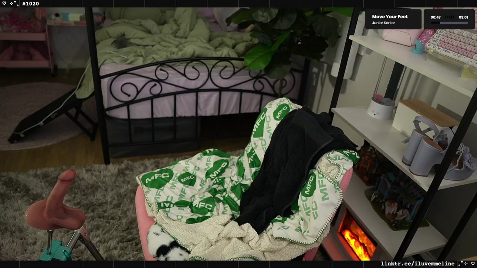 Gallery image thumbnail from EMMEL1NE's myfreecams stream on, 04/22/2025, 05:01 image 15 of 20