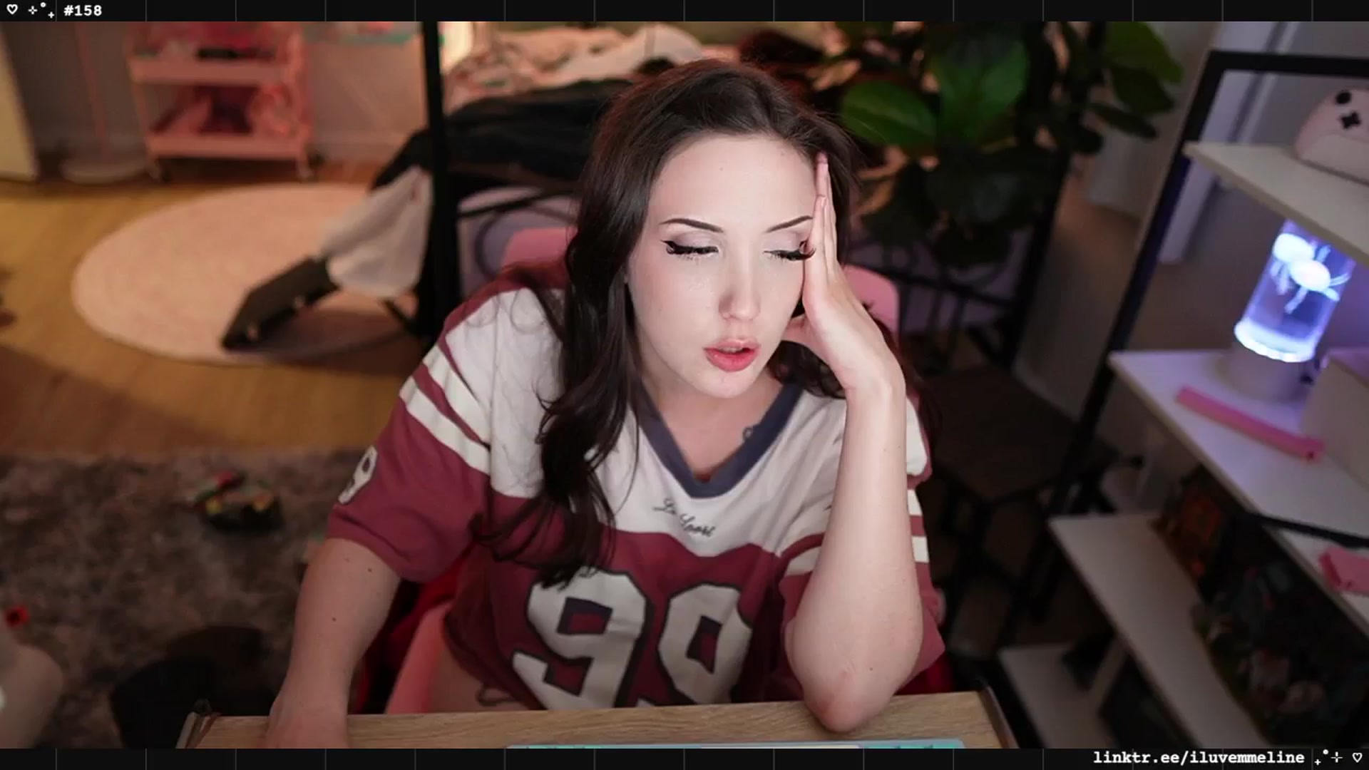 Gallery image thumbnail from EMMEL1NE's myfreecams stream on, 05/02/2025, 06:37 image 11 of 20