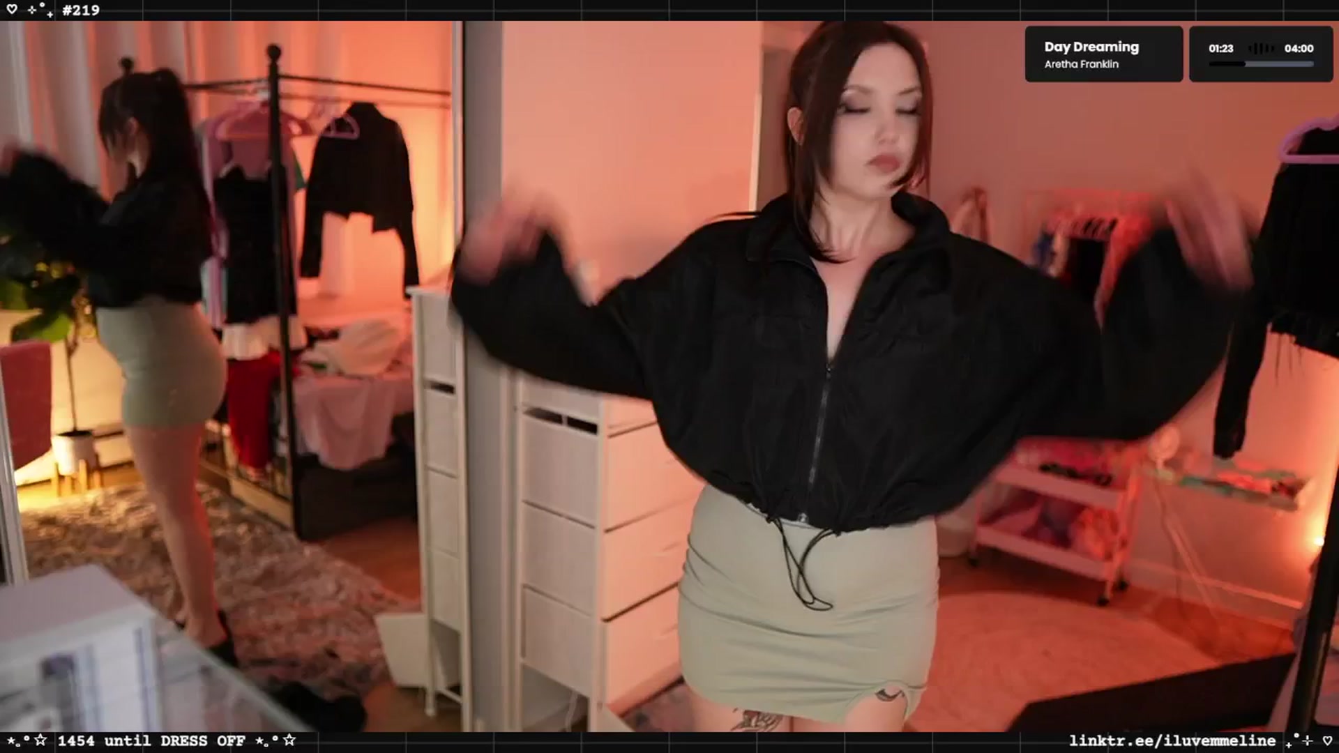 Gallery image thumbnail from EMMEL1NE's myfreecams stream on, 05/06/2025, 04:55 image 14 of 20
