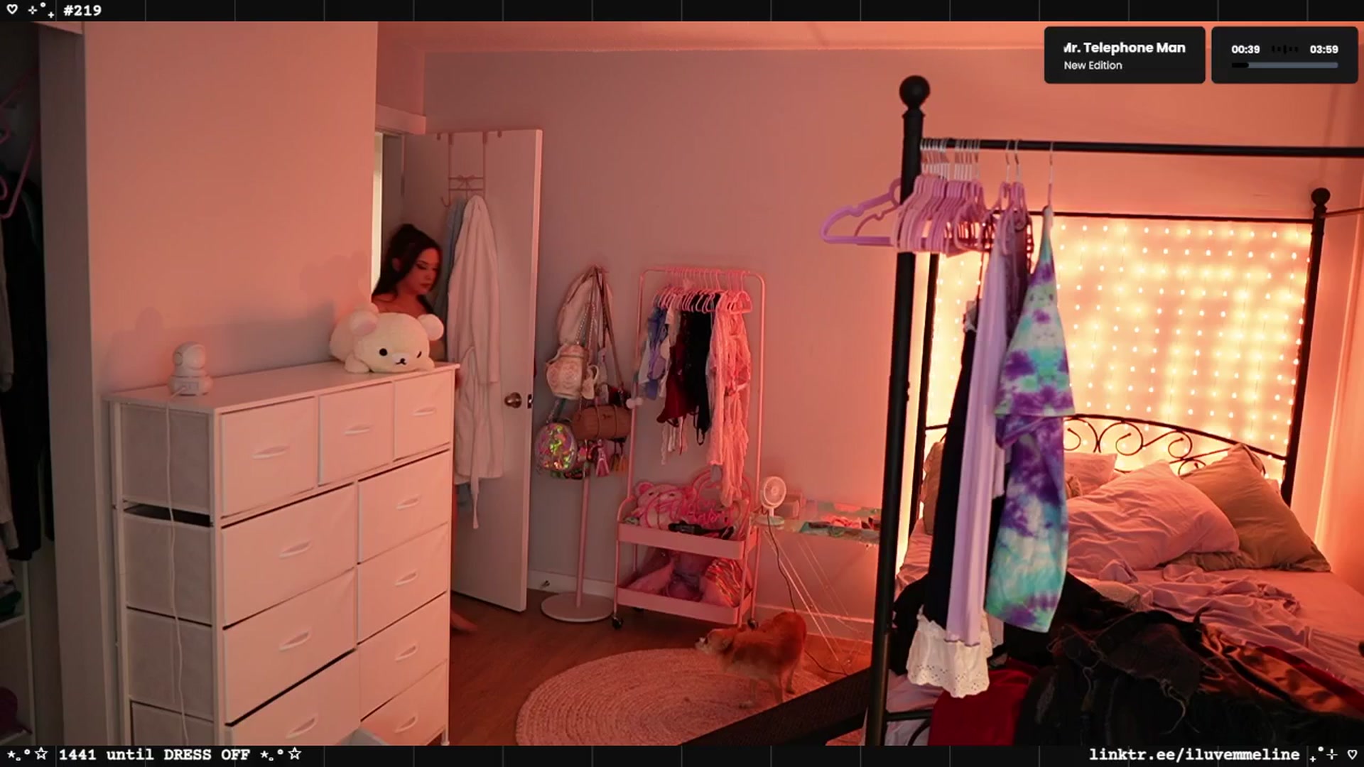 Gallery image thumbnail from EMMEL1NE's myfreecams stream on, 05/06/2025, 04:55 image 16 of 20