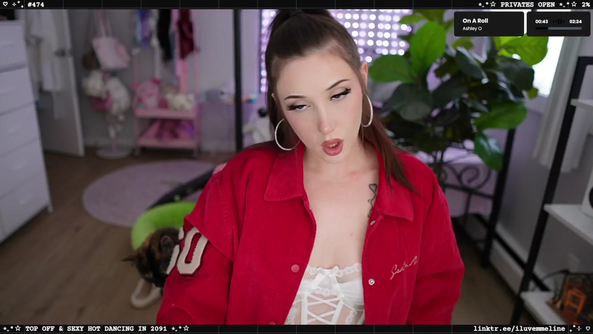 Gallery image thumbnail from EMMEL1NE's myfreecams stream on, 05/17/2025, 02:24 image 10 of 20
