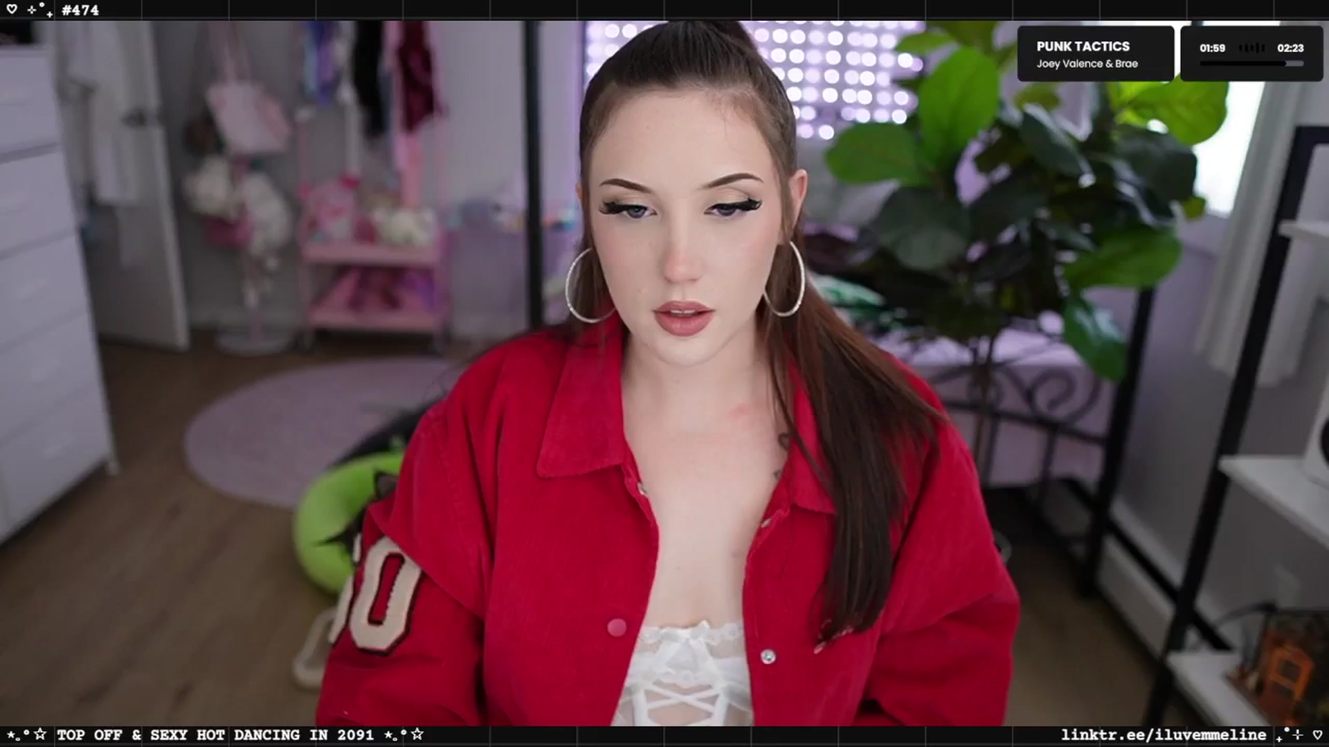 Gallery image thumbnail from EMMEL1NE's myfreecams stream on, 05/17/2025, 02:24 image 11 of 20