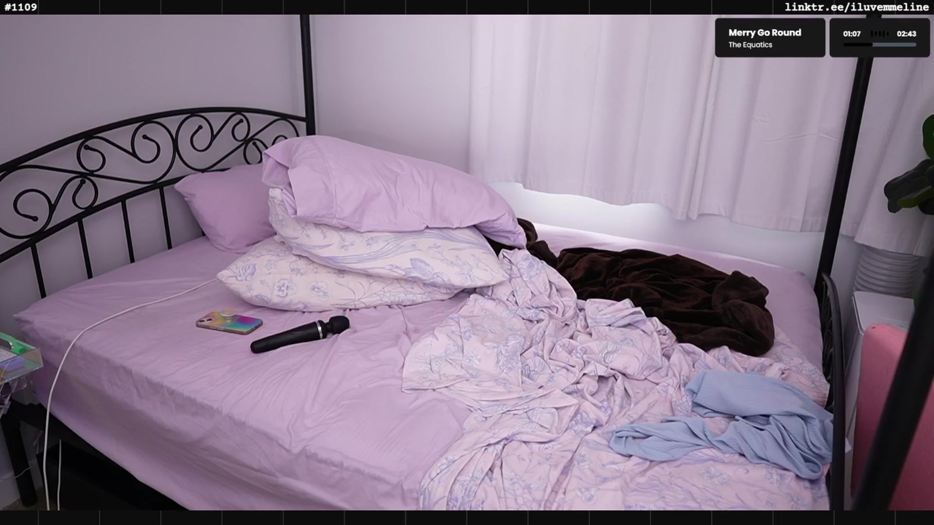 Gallery image thumbnail from EMMEL1NE's myfreecams stream on, 07/21/2025, 02:07 image 14 of 20