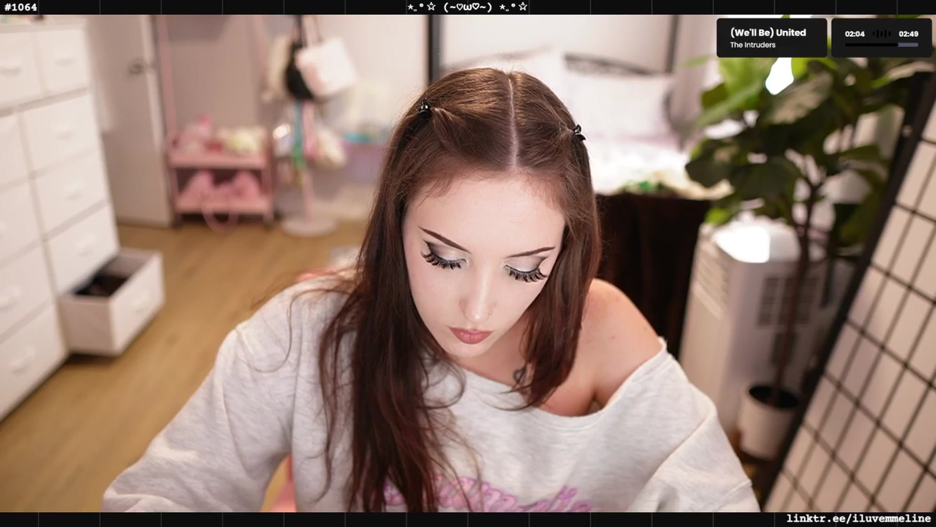 Gallery image thumbnail from EMMEL1NE's myfreecams stream on, 07/22/2025, 01:39 image 10 of 20
