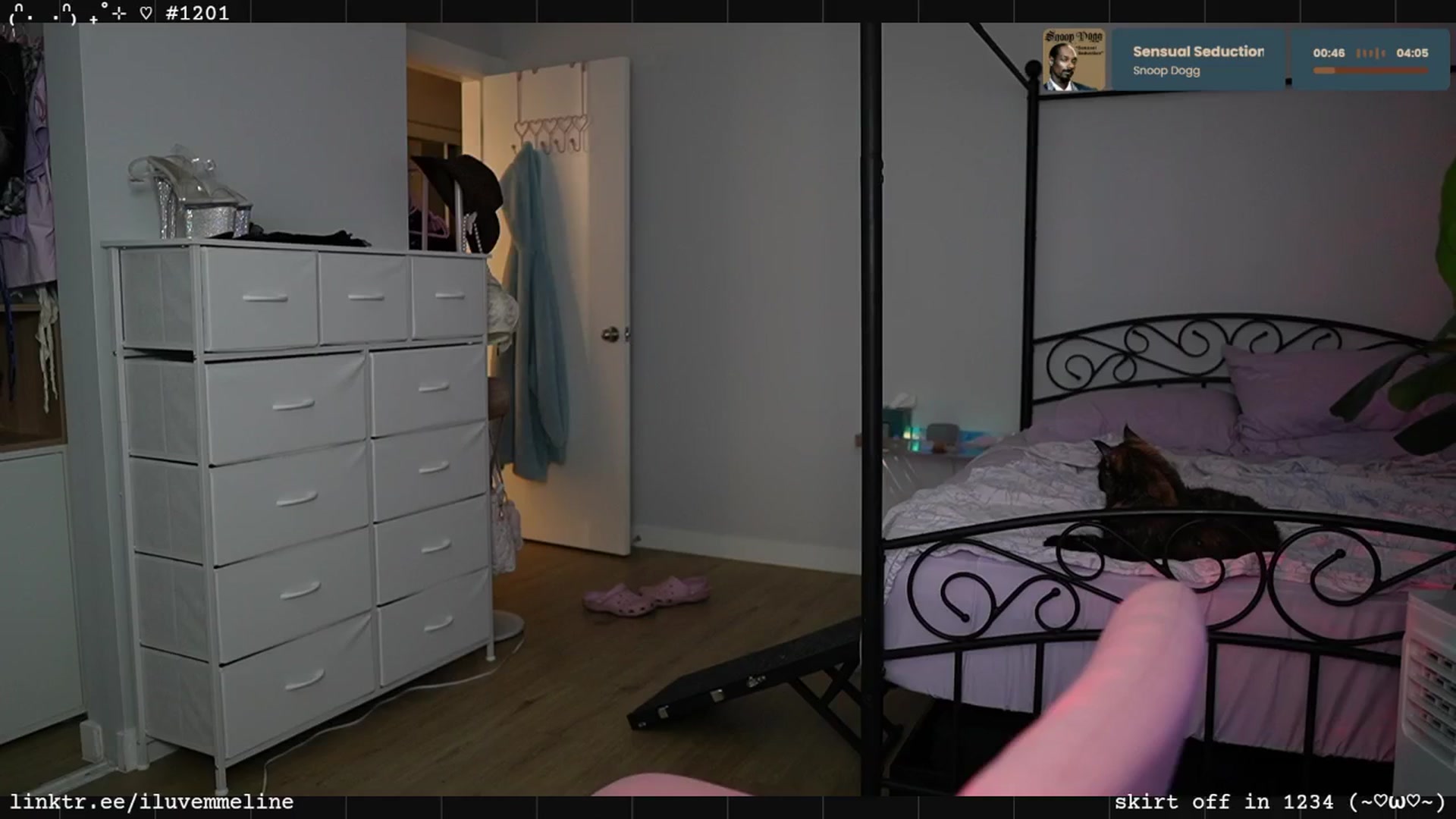 Gallery image thumbnail from EMMEL1NE's myfreecams stream on, 09/09/2025, 02:34 image 13 of 20
