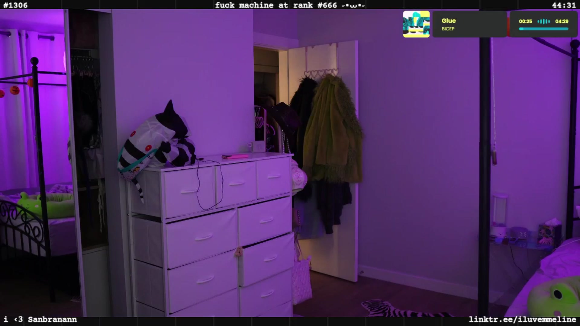 Gallery image thumbnail from EMMEL1NE's myfreecams stream on, 09/22/2025, 01:27 image 19 of 20