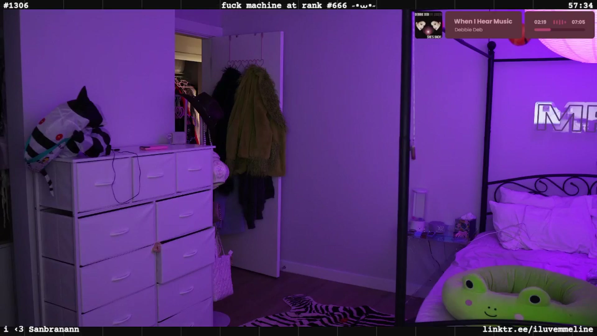 Gallery image thumbnail from EMMEL1NE's myfreecams stream on, 09/22/2025, 01:27 image 16 of 20