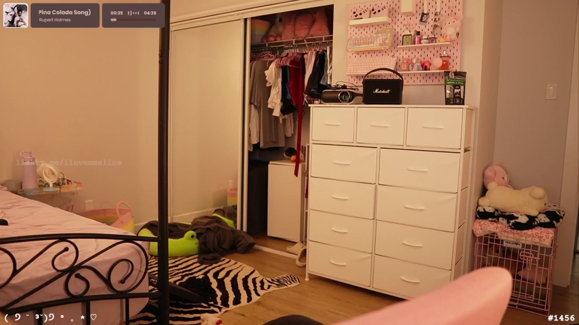 Gallery image thumbnail from EMMEL1NE's myfreecams stream on, 11/24/2025, 08:22 image 14 of 20