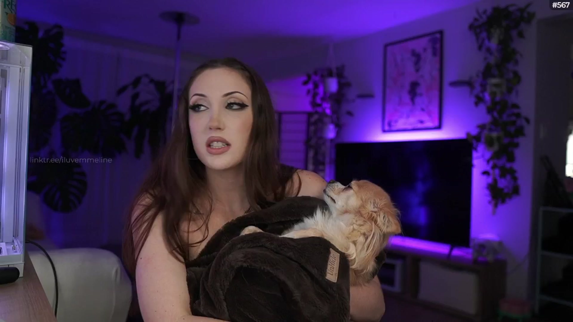 Gallery image thumbnail from EMMEL1NE's myfreecams stream on, 04/15/2026, 10:55 image 15 of 20