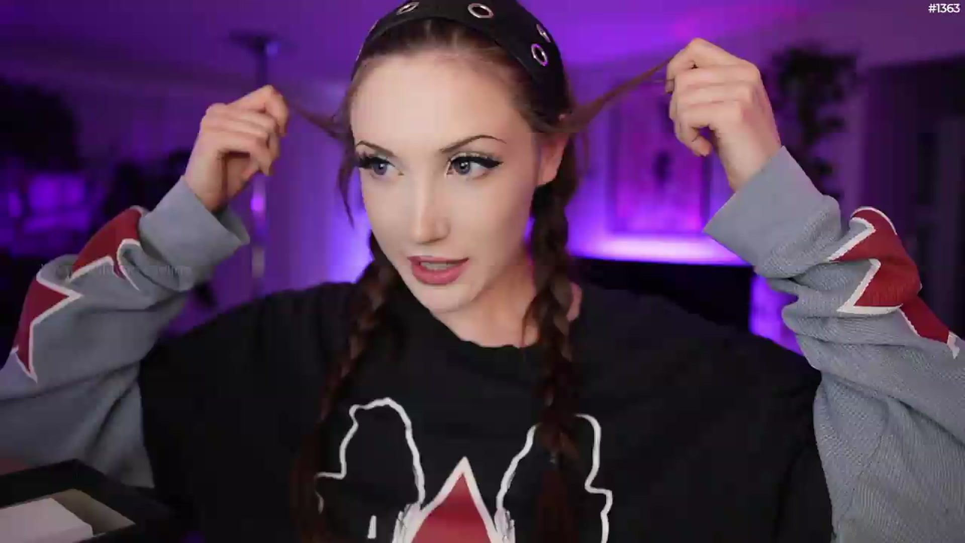 Gallery image thumbnail from EMMEL1NE's myfreecams stream on, 05/16/2026, 08:18 image 20 of 20