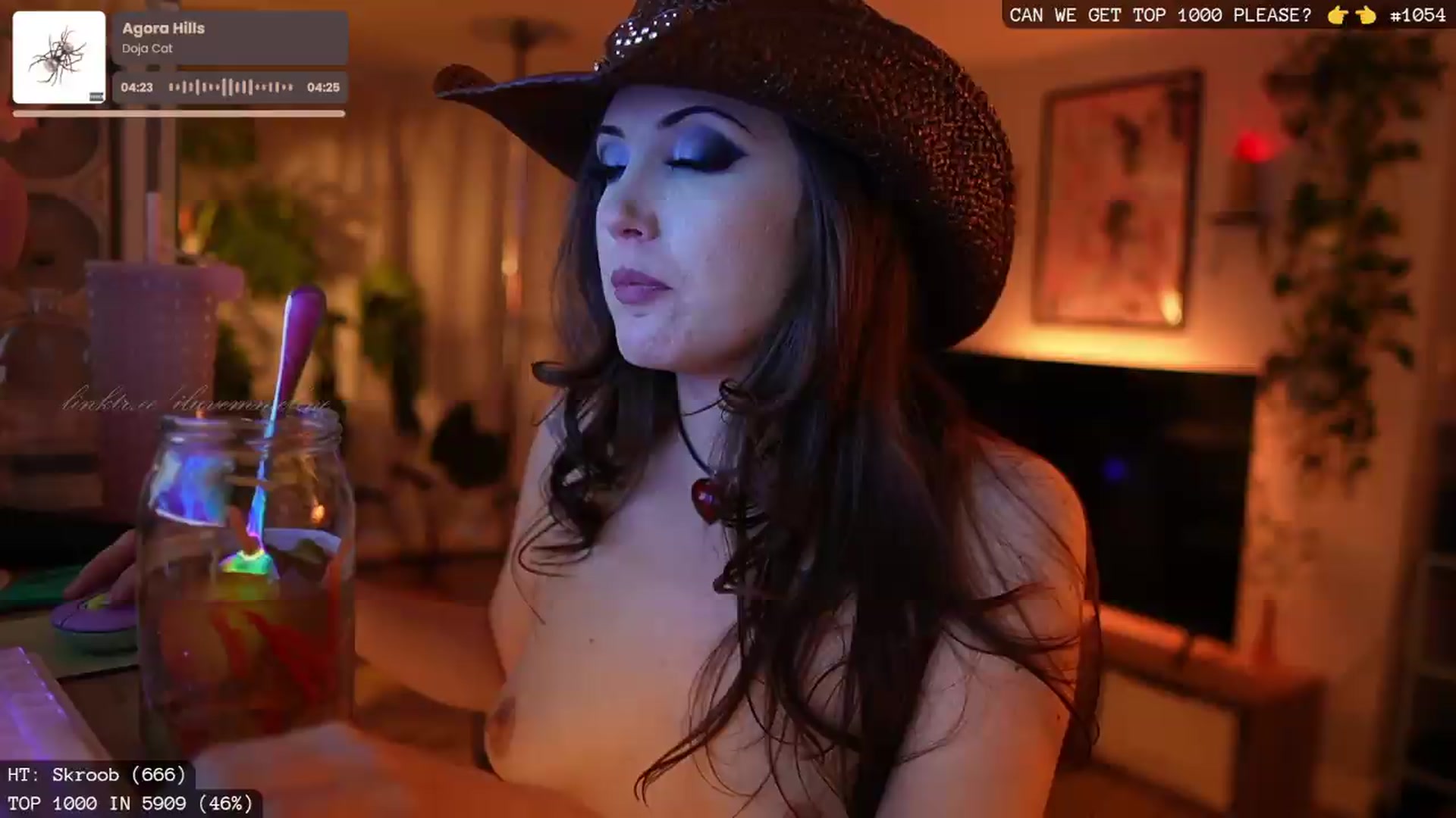 Gallery image thumbnail from EMMEL1NE's myfreecams stream on, 05/31/2026, 13:10 image 9 of 20