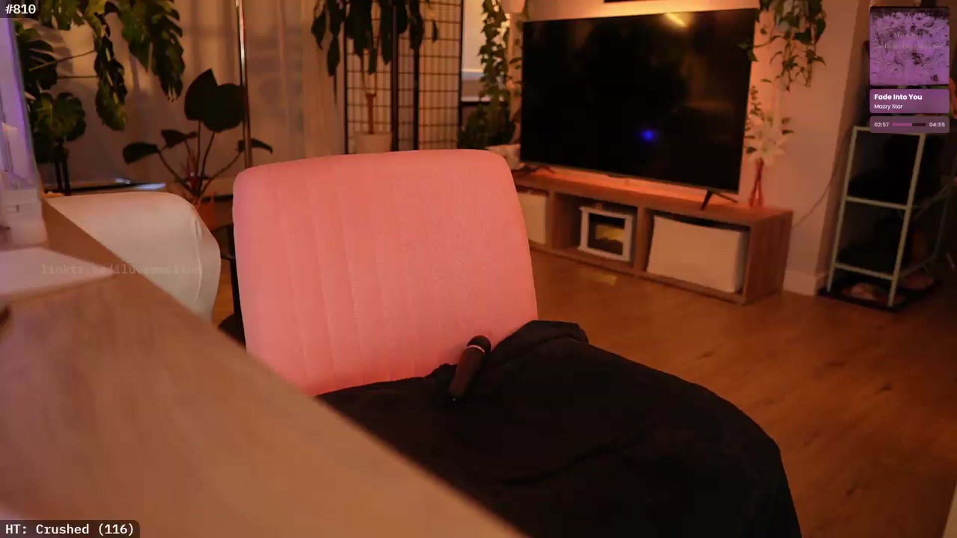 Gallery image thumbnail from EMMEL1NE's myfreecams stream on, 06/04/2026, 12:48 image 12 of 20