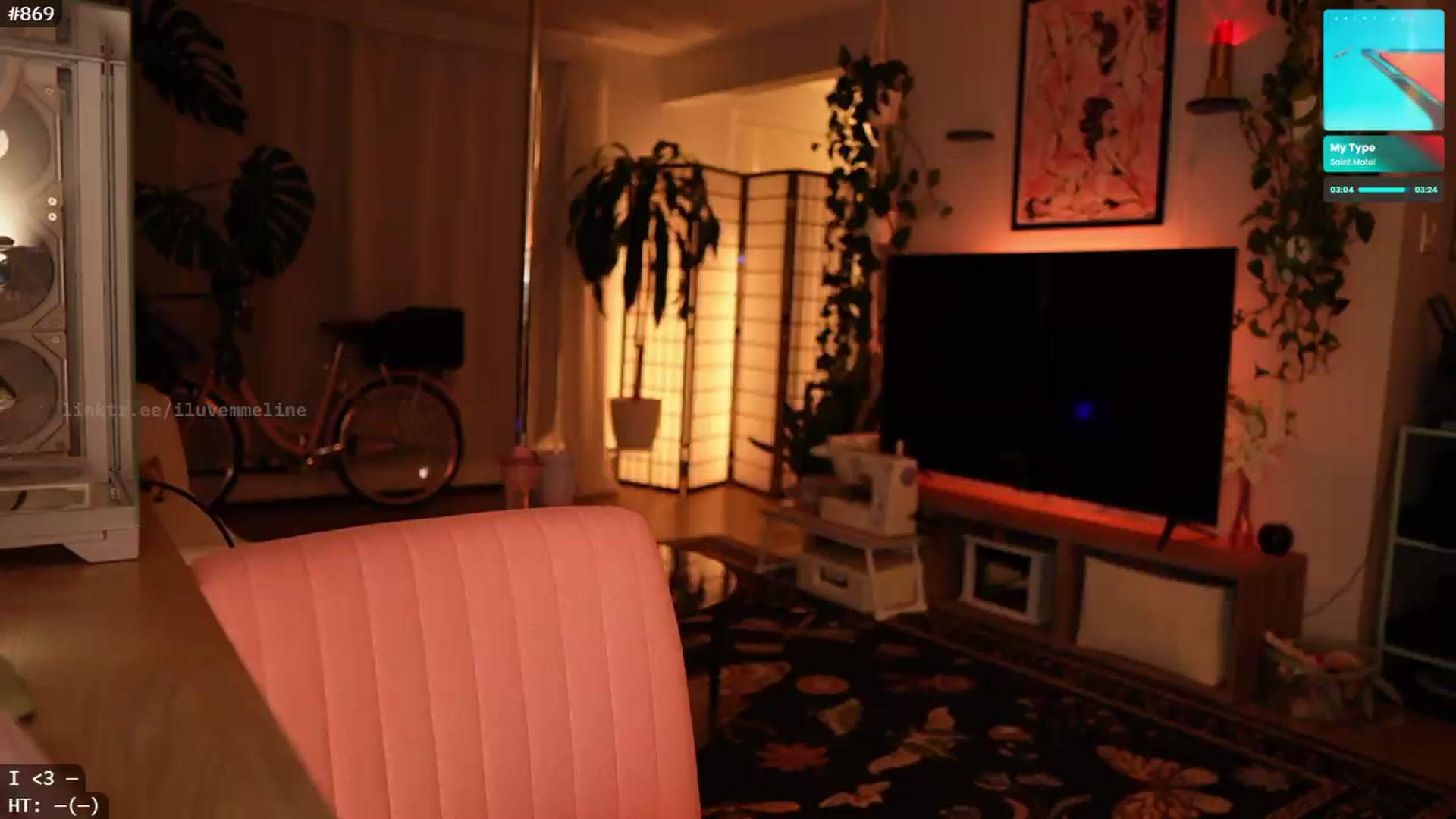 Gallery image thumbnail from EMMEL1NE's myfreecams stream on, 06/25/2026, 08:15 image 1 of 20