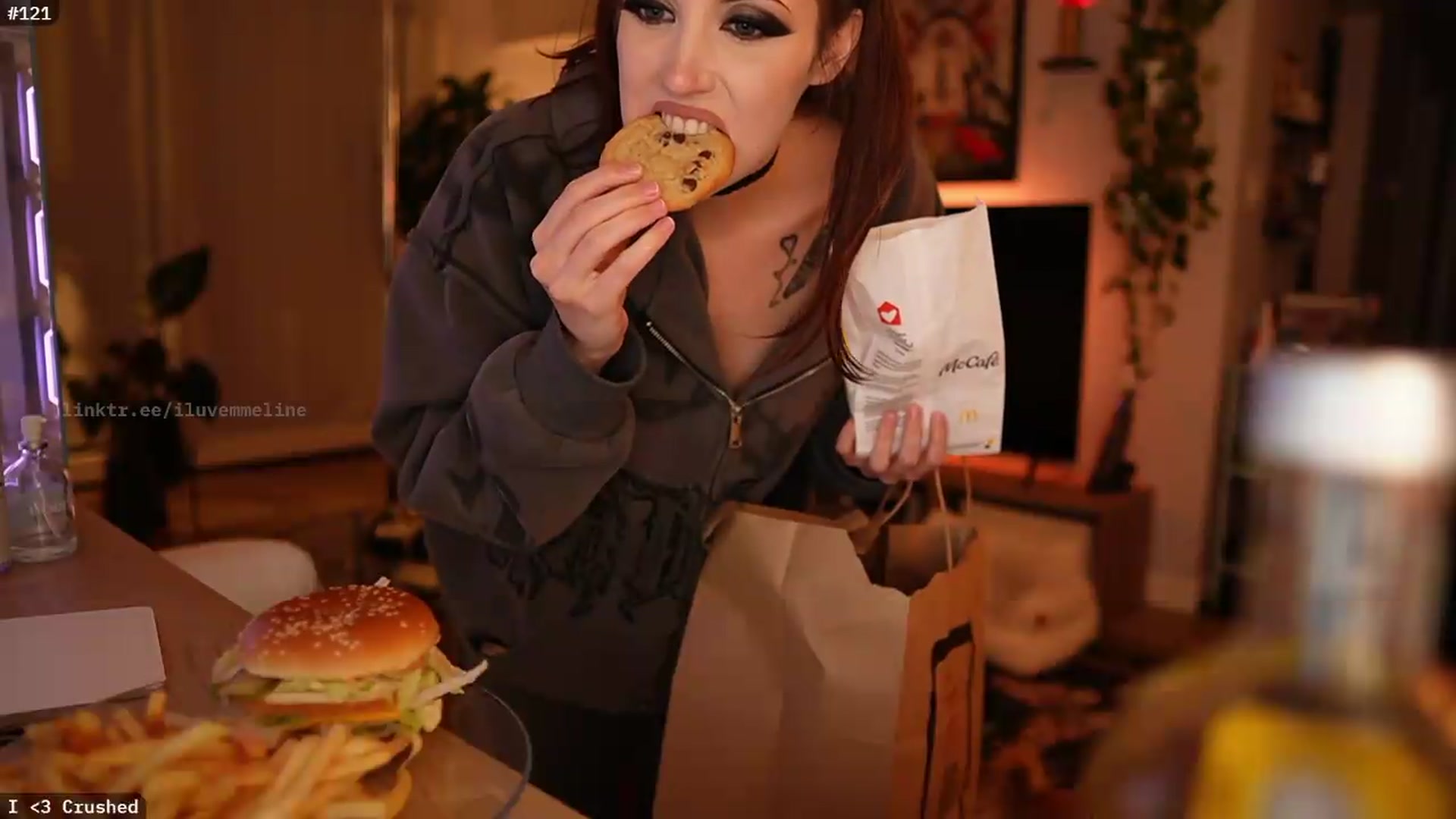 Gallery image thumbnail from EMMEL1NE's myfreecams stream on, 09/01/2026, 07:53 image 16 of 20