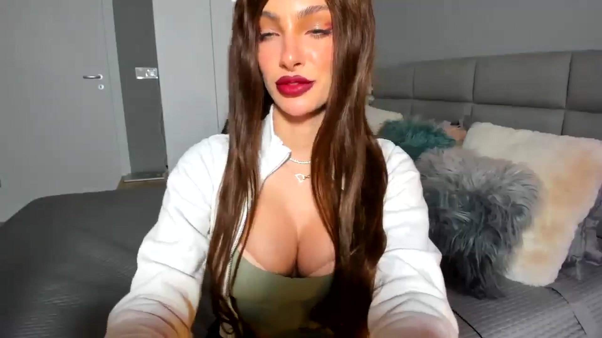 Gallery image thumbnail from EPIC_FU's myfreecams stream on, 12/15/2024, 17:43 image 12 of 20