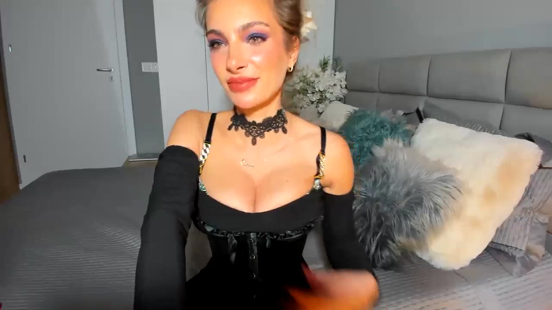 Gallery image thumbnail from EPIC_FU's myfreecams stream on, 12/30/2024, 17:46 image 17 of 20