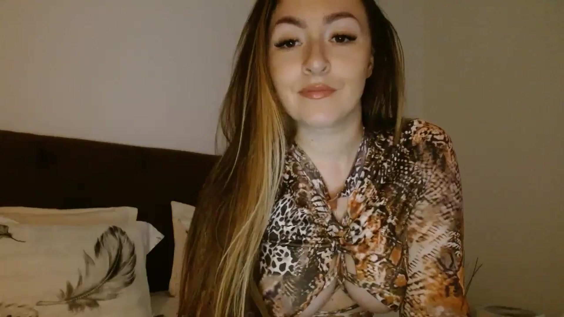 Gallery image thumbnail from EROS____'s myfreecams stream on, 09/19/2025, 10:27 image 11 of 20