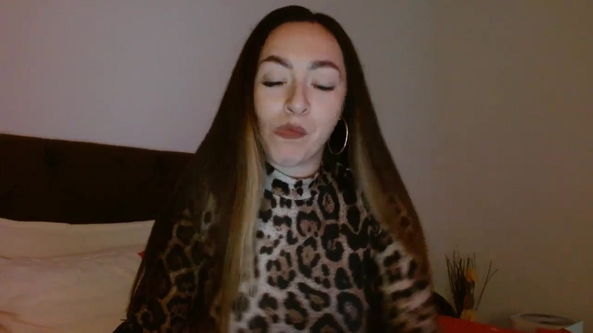 Gallery image thumbnail from EROS____'s myfreecams stream on, 04/19/2026, 10:51 image 11 of 20
