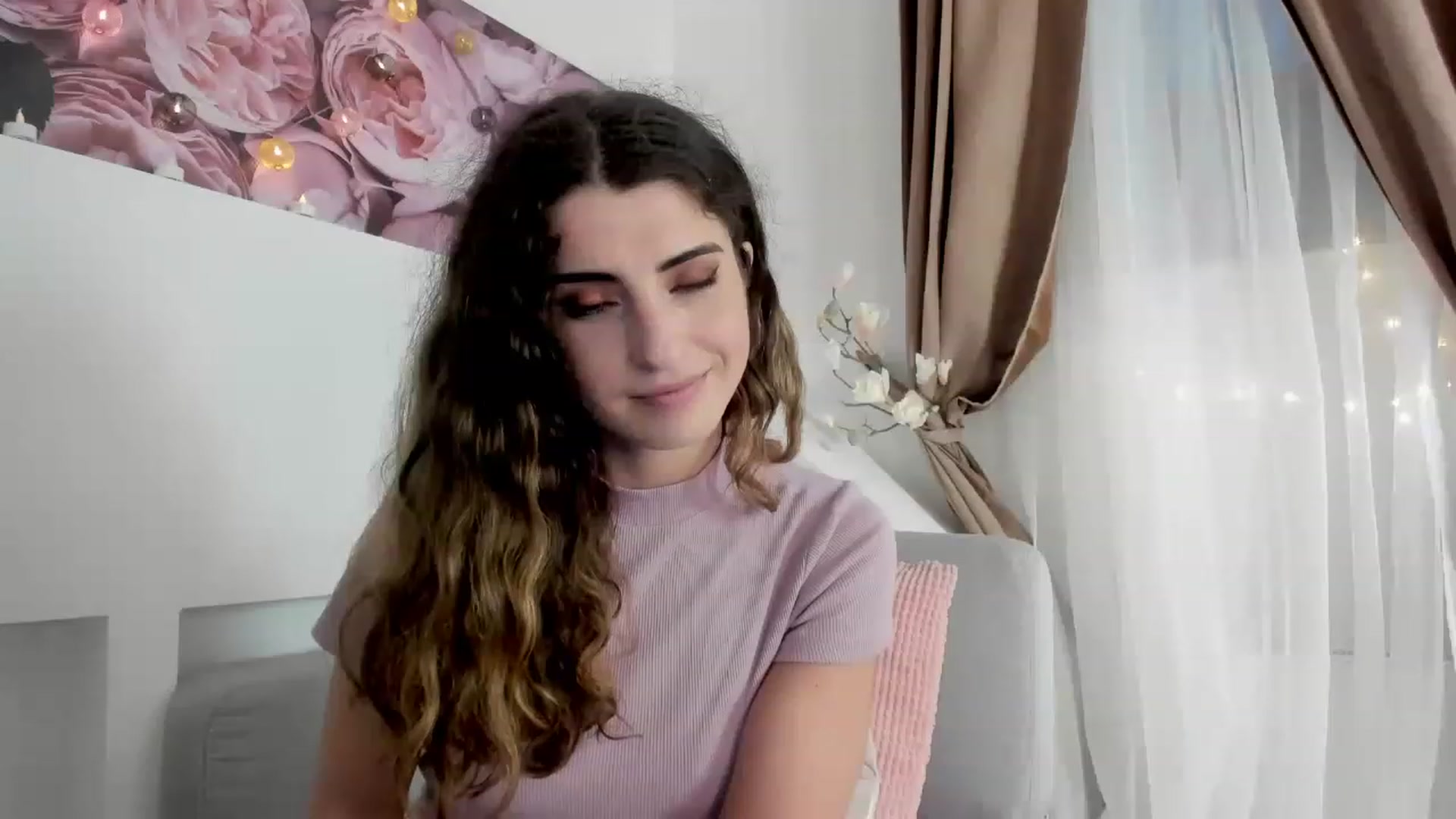 Gallery image thumbnail from EVA__LOVIA_'s myfreecams stream on, 11/16/2022, 14:35 image 19 of 20