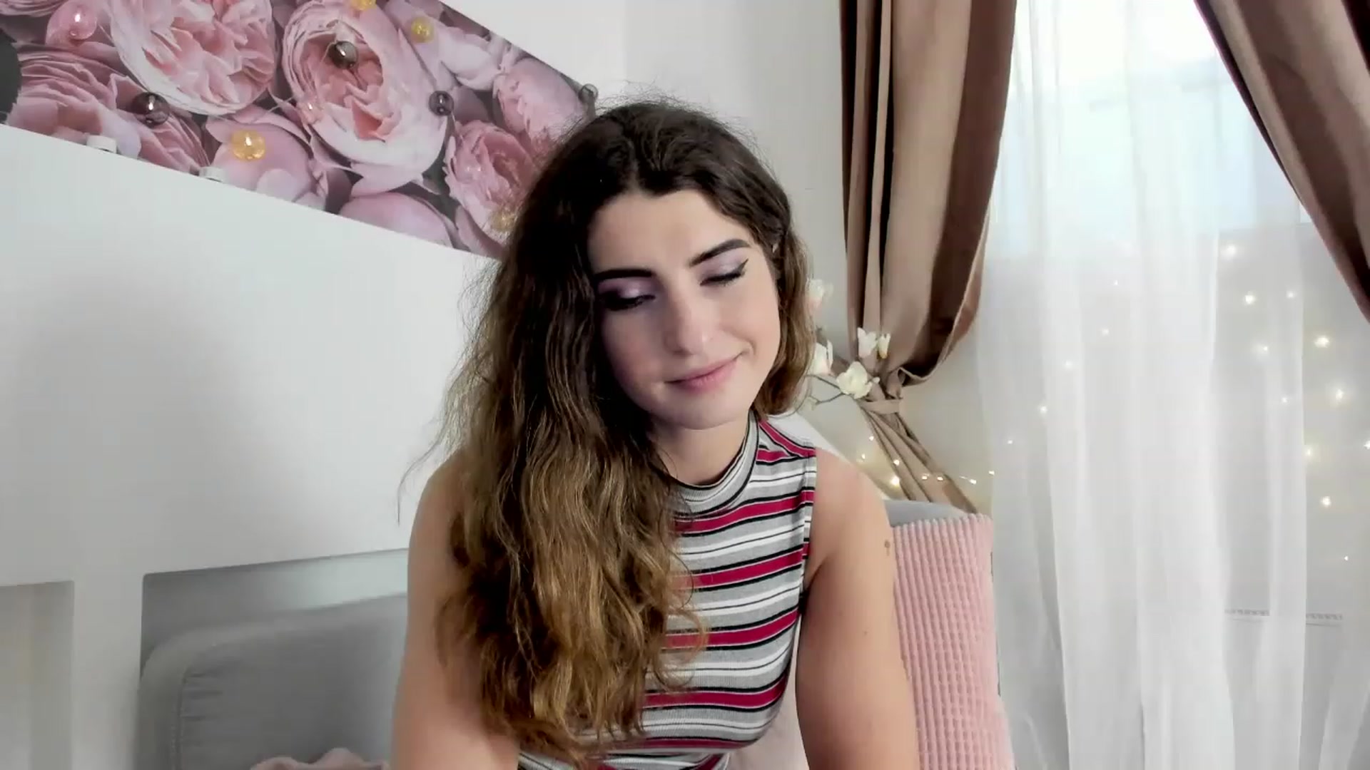 Gallery image thumbnail from EVA__LOVIA_'s myfreecams stream on, 11/19/2022, 18:11 image 12 of 20