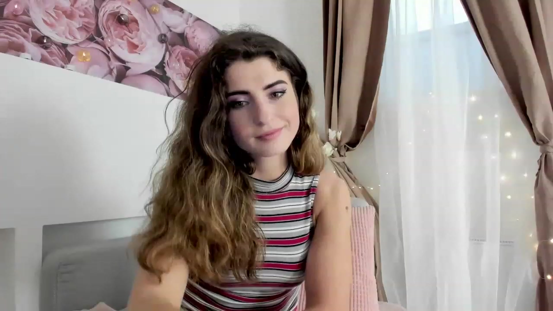 Gallery image thumbnail from EVA__LOVIA_'s myfreecams stream on, 11/19/2022, 12:43 image 8 of 20