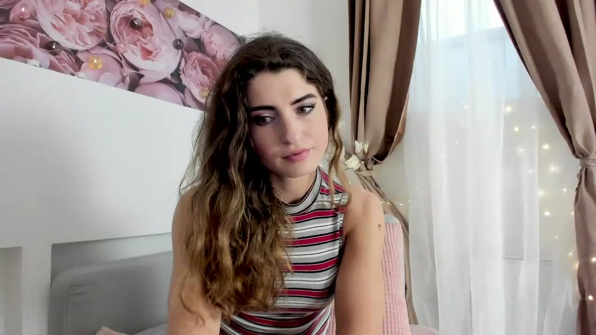 Gallery image thumbnail from EVA__LOVIA_'s myfreecams stream on, 11/19/2022, 12:43 image 18 of 20
