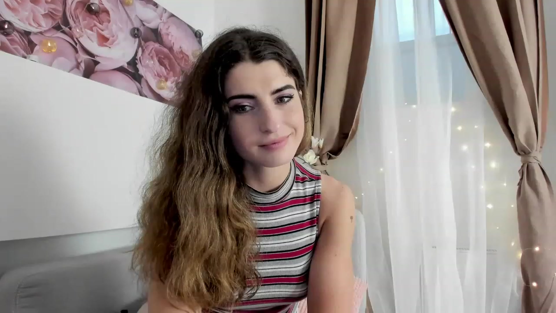 Gallery image thumbnail from EVA__LOVIA_'s myfreecams stream on, 11/19/2022, 14:21 image 3 of 20