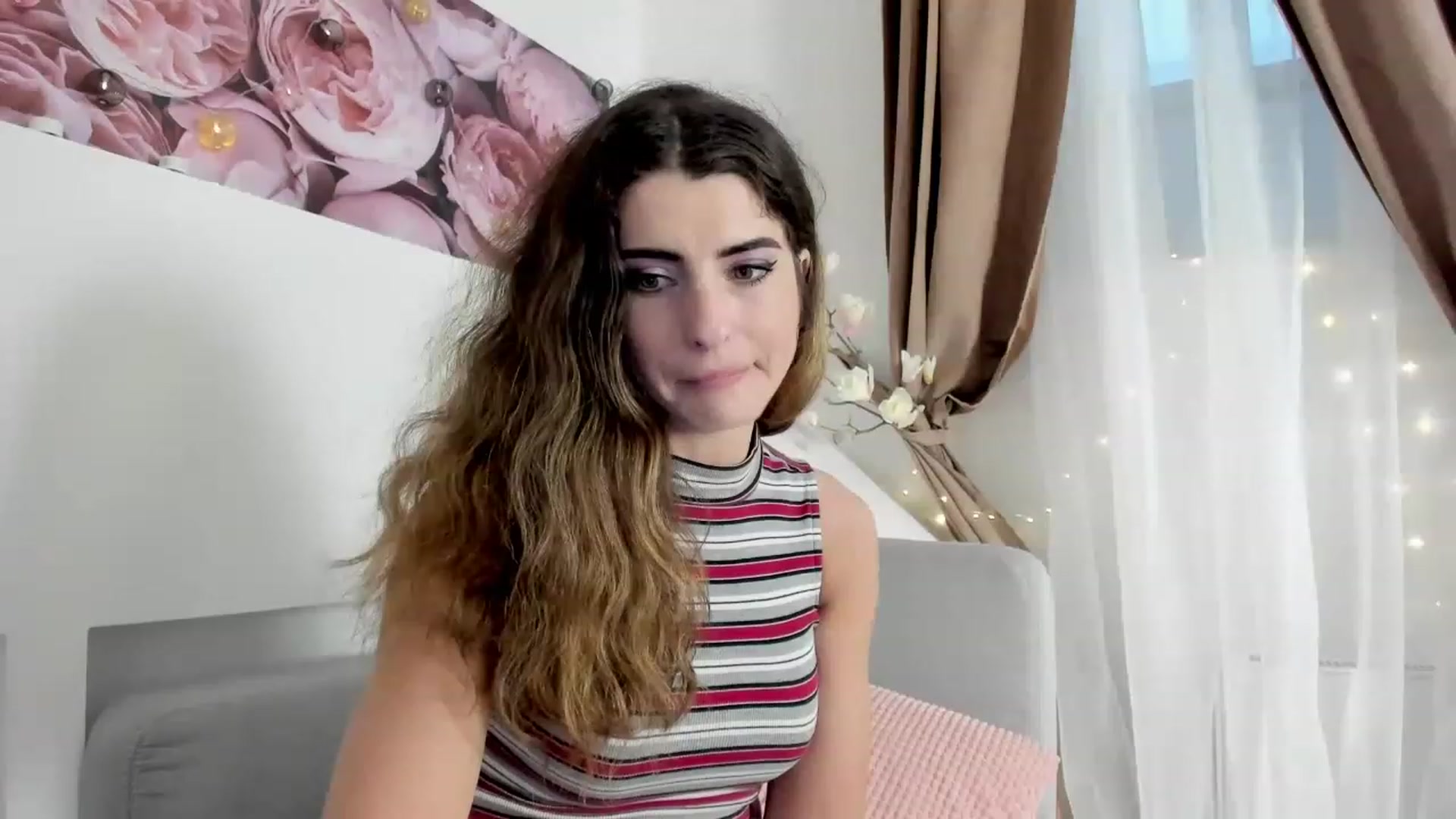 Gallery image thumbnail from EVA__LOVIA_'s myfreecams stream on, 11/19/2022, 14:21 image 19 of 20