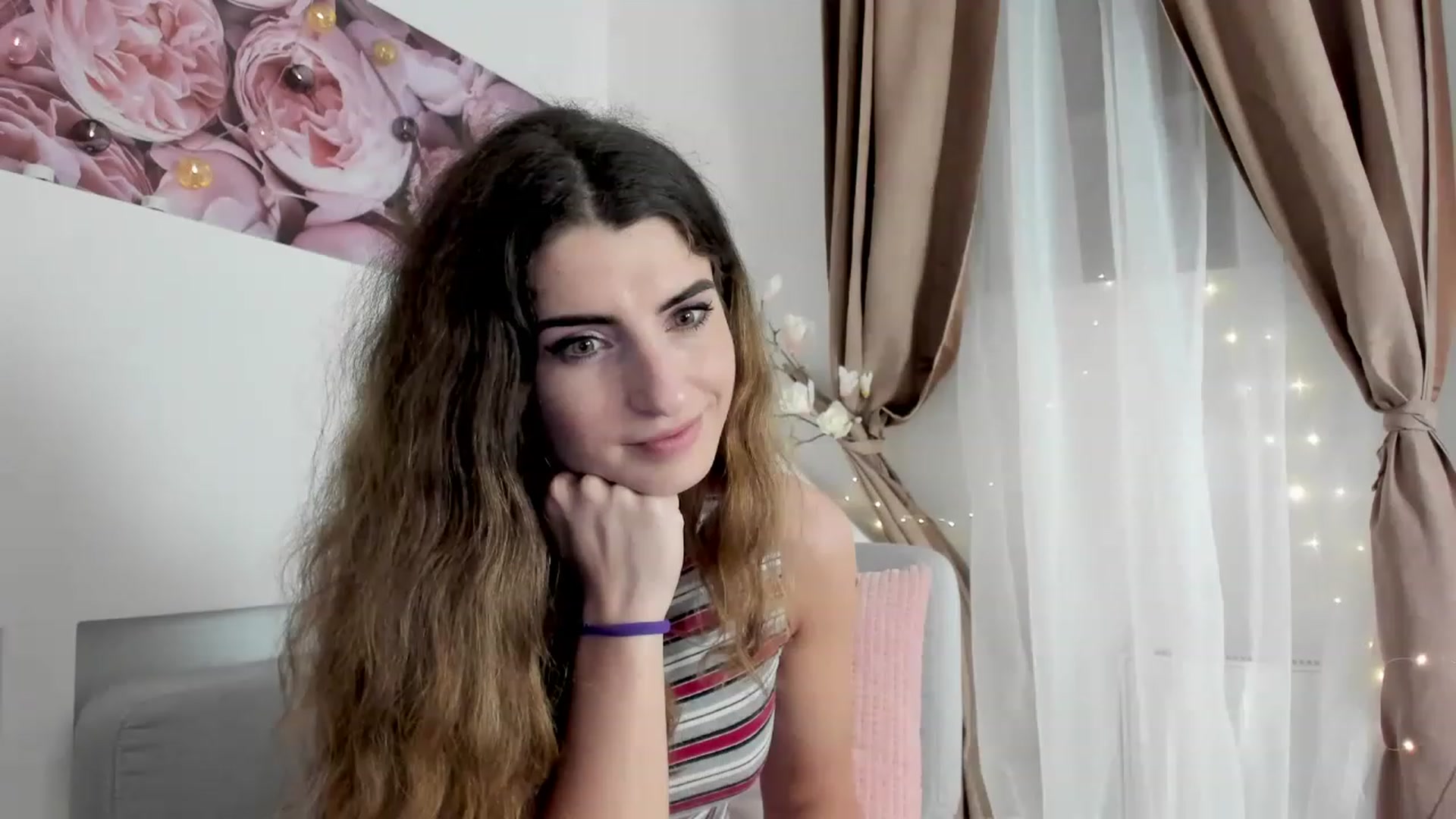 Gallery image thumbnail from EVA__LOVIA_'s myfreecams stream on, 11/19/2022, 18:58 image 12 of 20